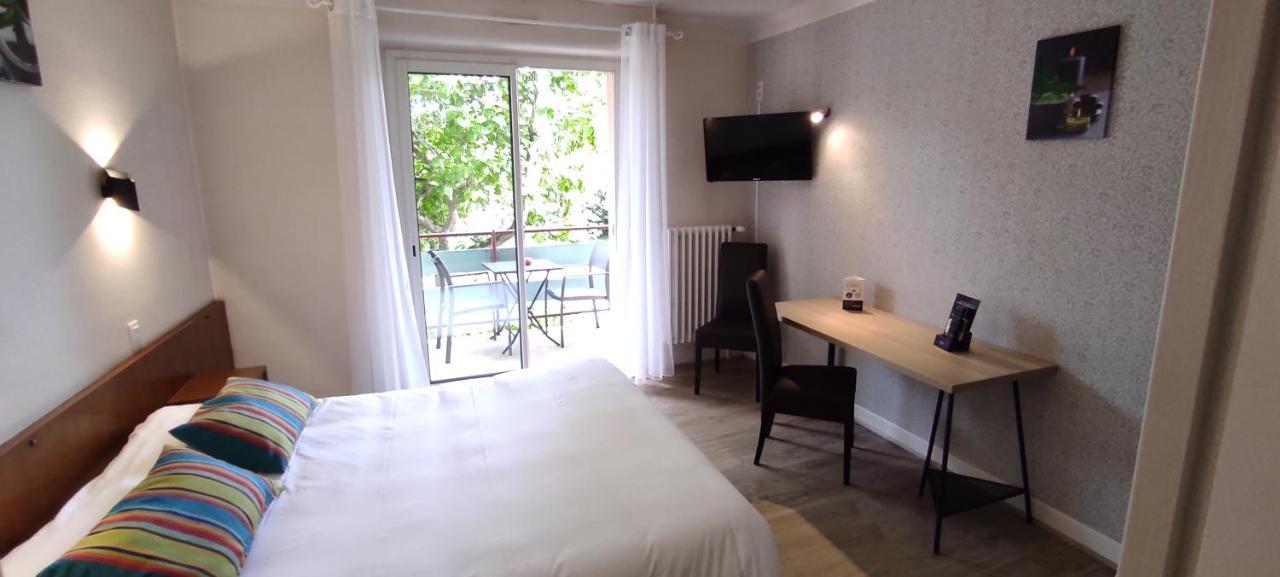 Hostellerie Du Parc Labarthe-Inard Zewnętrze zdjęcie