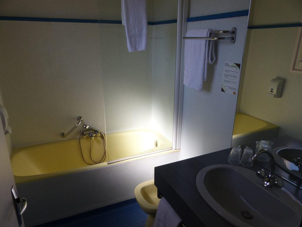 Hostellerie Du Parc Labarthe-Inard Zewnętrze zdjęcie