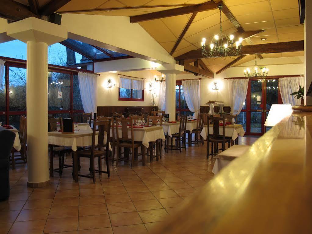 Hostellerie Du Parc Labarthe-Inard Zewnętrze zdjęcie