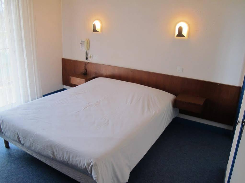 Hostellerie Du Parc Labarthe-Inard Zewnętrze zdjęcie